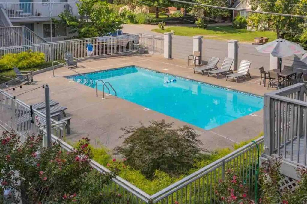 Walk To 12 South, 7 Min To Downtown, Free Parking! Apartman NashvilleNashville  Kültér fotó